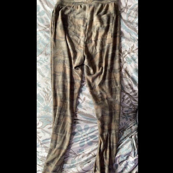 Bluenotes Camo Sweatpants - Picture 4 of 4